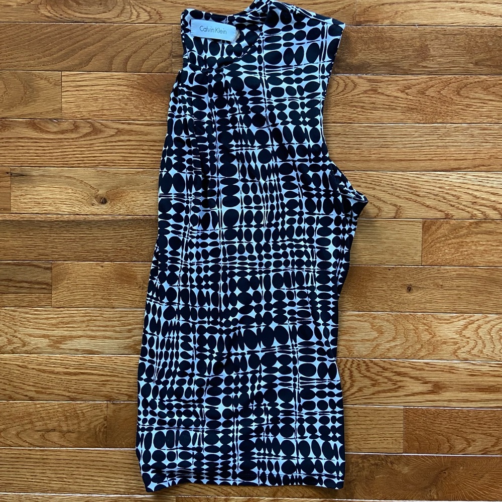 Calvin Klein B&W Printed Sleeveless Blouse